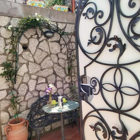 La Giulia Дом отдыха Капри